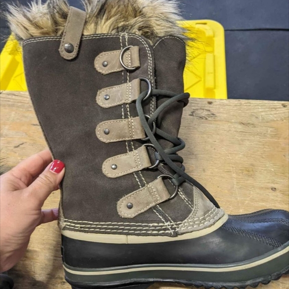 Sorel Grey Suede winter boots - Picture 3 of 5